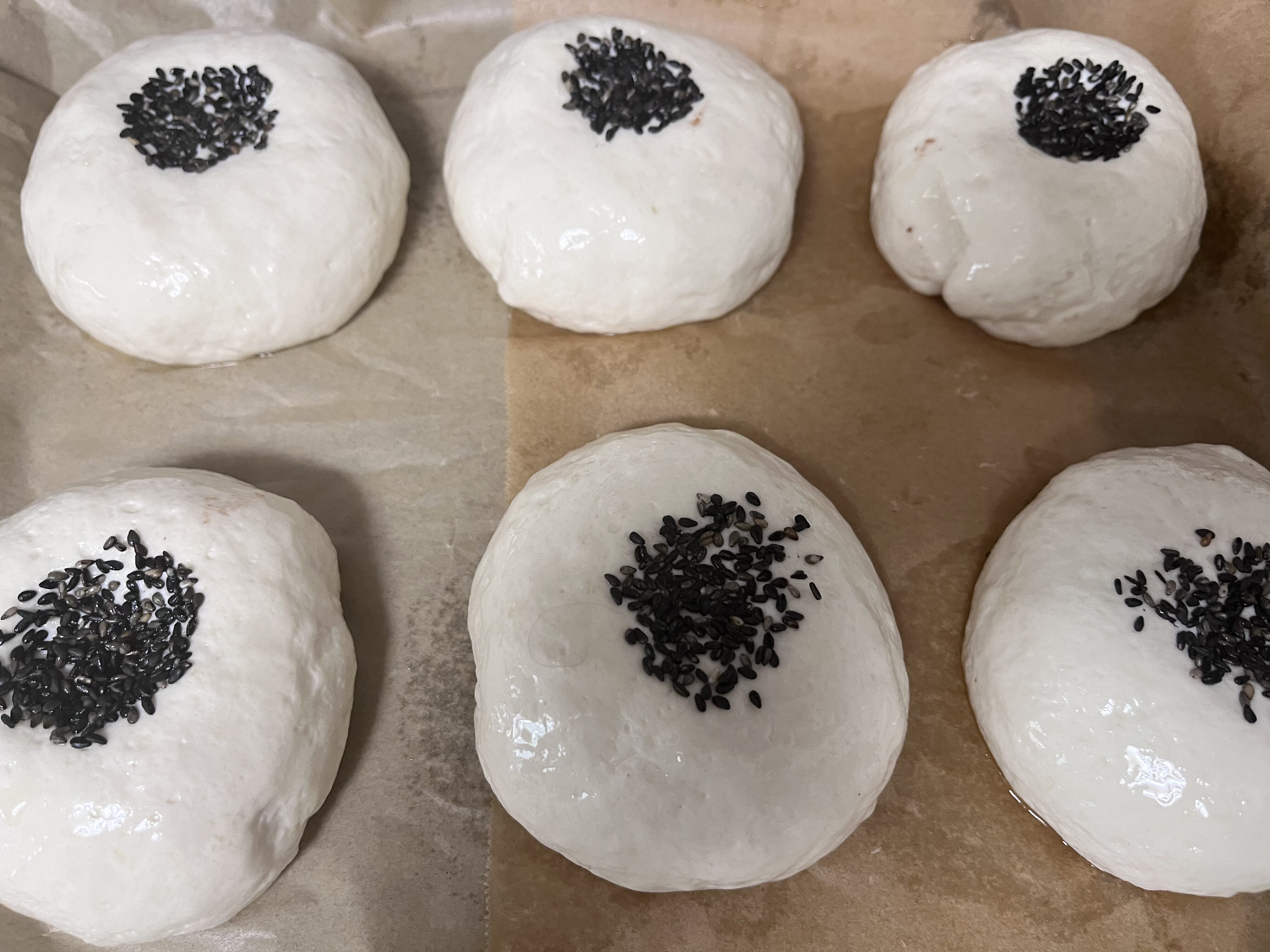 黒ごまをのせた状態