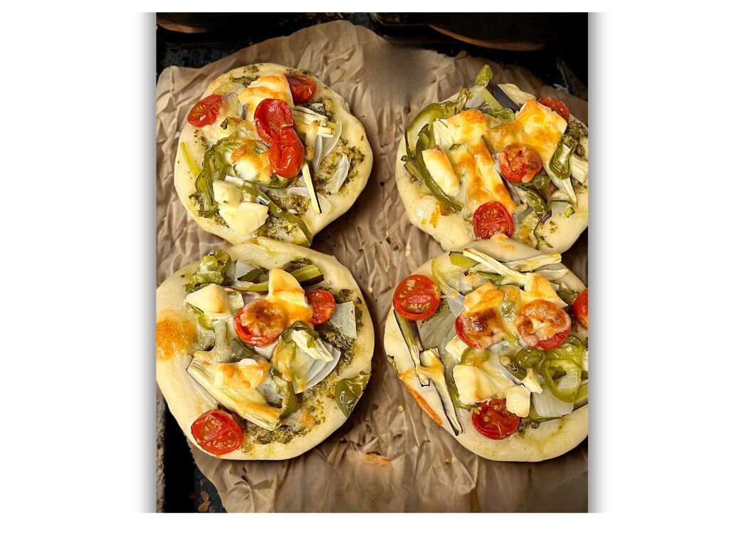 Stonewall Kitchenのバジルペストで作った米粉のバジルピザパン