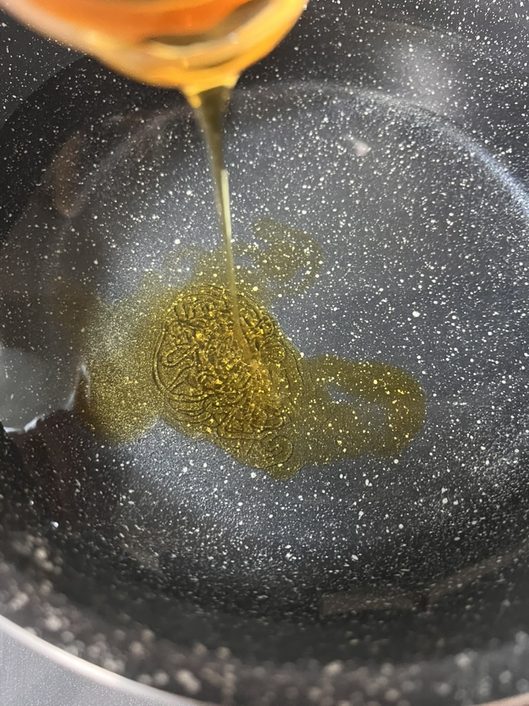 はちみつを入れたお湯でベーグルをゆでる(ケトリング)