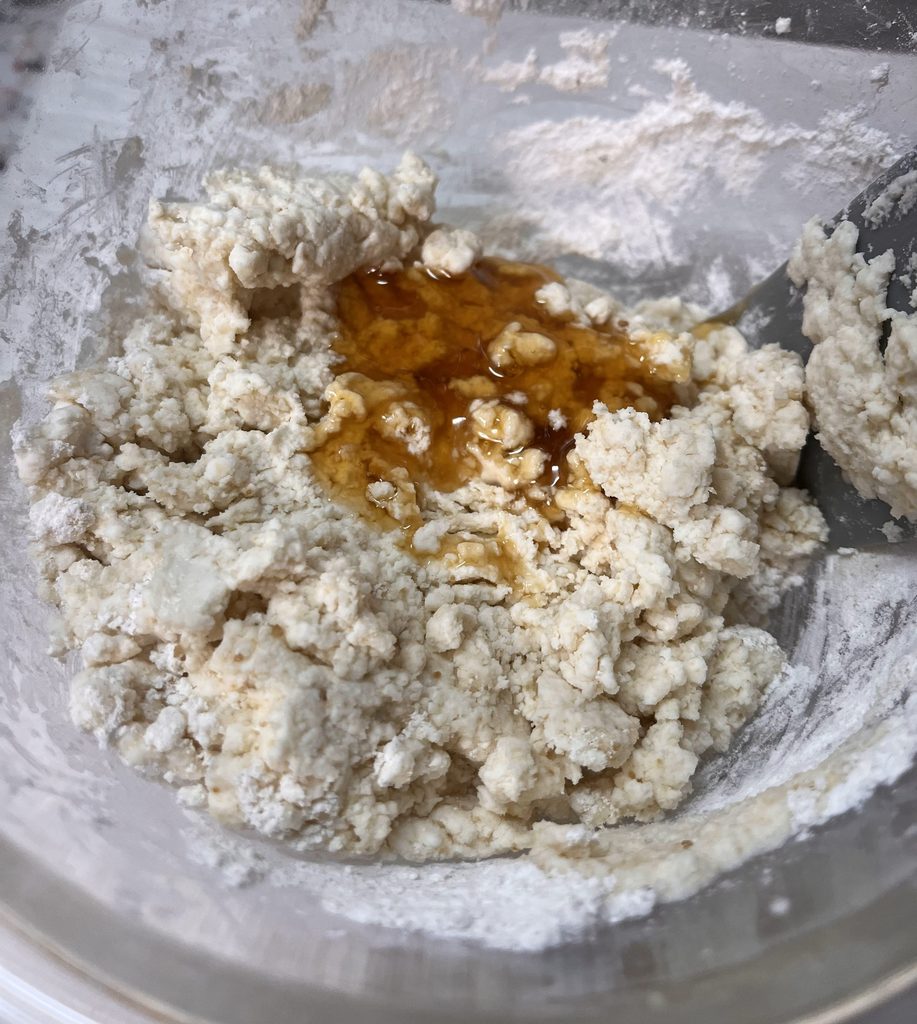粉類に、練った白玉粉と豆腐、はちみつと米油を加えたところ